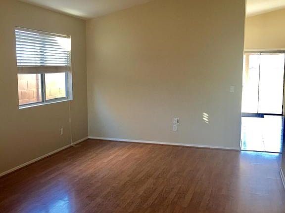 2nd image of 30582 N Royal Oak Way