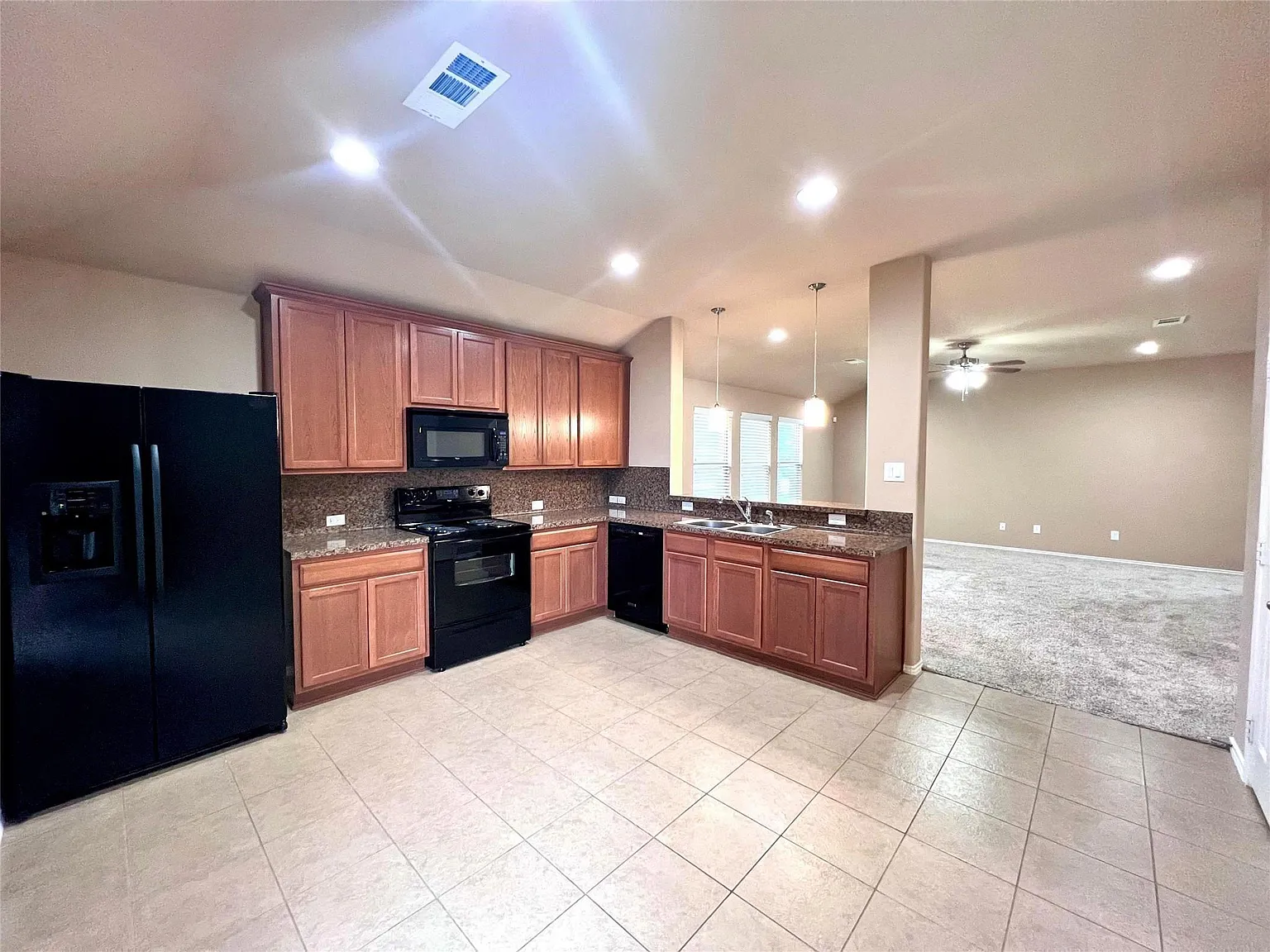 421 Goldstone Ln — Photo 4