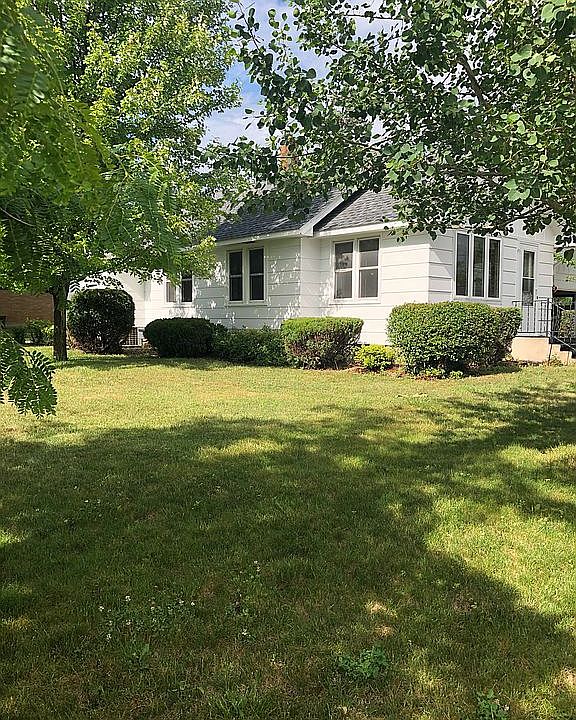 2nd image of 20 Pegasus Ave E