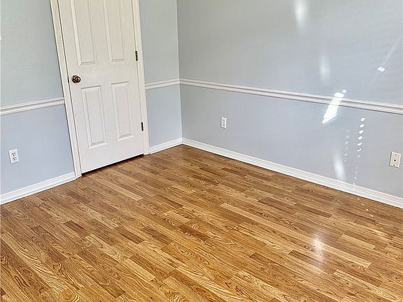 3rd image of 2900 Mirrormere Cir