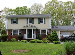 27 Riverview Ave, Smithfield, RI 02917