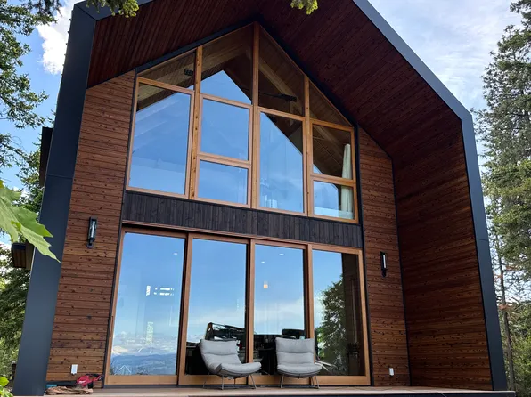 (undisclosed Address), Hood River, OR 97031