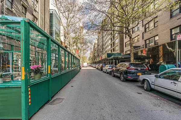 Sold by LG Fairmont Group | media 10