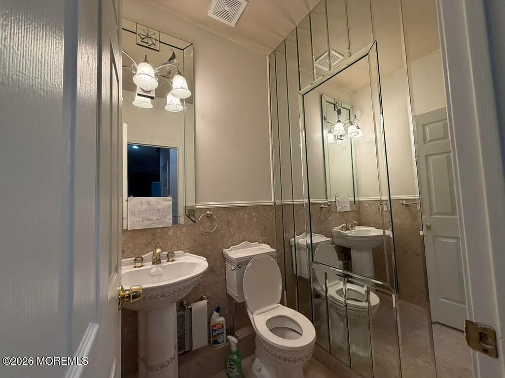 3 bed, 2.5 bath, 2114 sqft, $3,900 — Photo 4