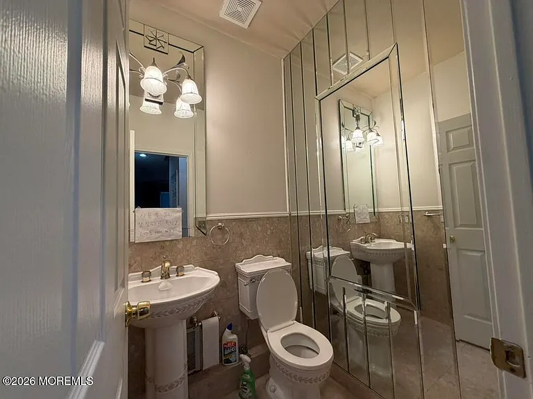 222 Hidden Lake Dr — Photo 4