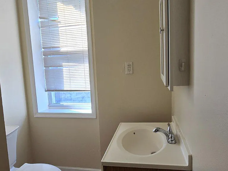 4625 N Broad St #3 — Photo 11