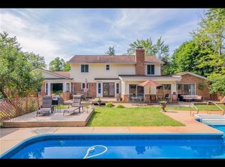 2132 Jason Dr, Commerce Township, MI