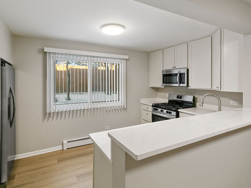 1st image of 705 S Milwaukee Ave #203