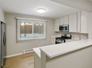 705 S Milwaukee Ave #711-107, Libertyville, IL