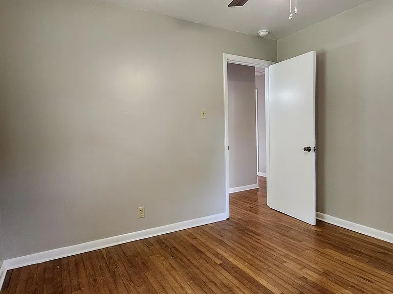 307 Live Oak St — Photo 6
