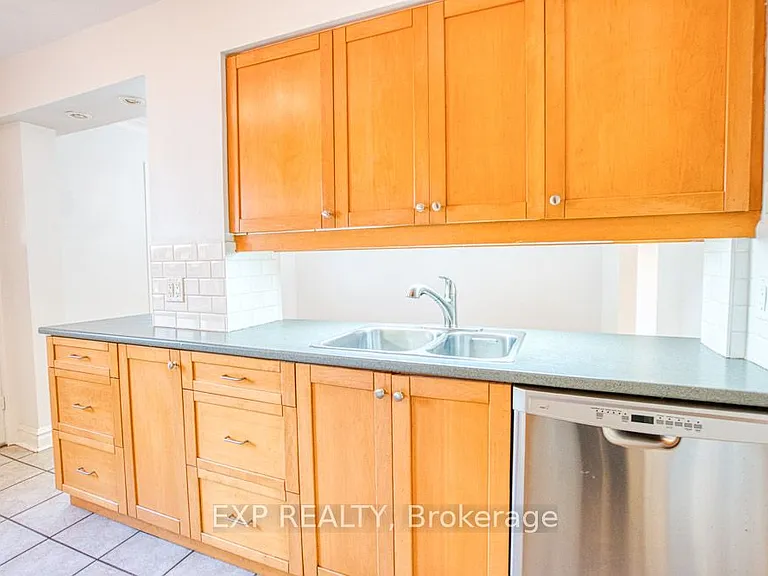 413 Holland Ave — Photo 19