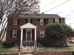 1327 S Queen St, Arlington, VA 22204