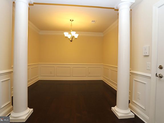 3rd image of 15201 Royal Crest Dr APT 403