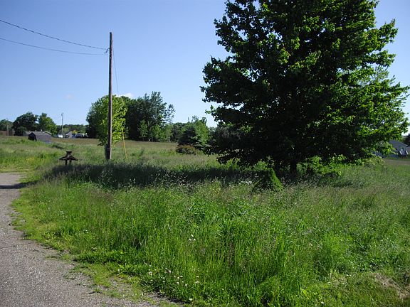 3rd image of 25 Lewis Dr