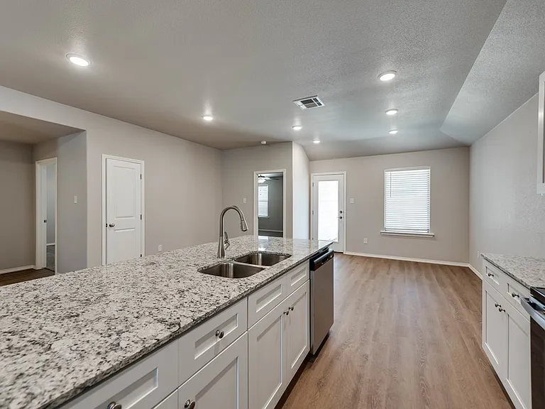 8207 E County Road 111 — Photo 7