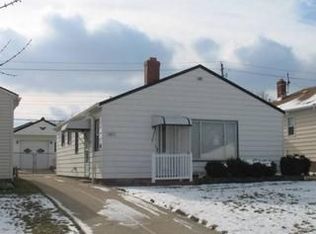 3407 Center Dr, Parma, OH