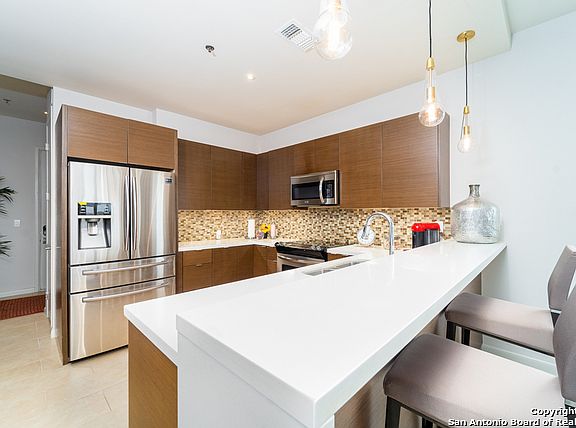 2nd image of 17902 La Cantera Pkwy Unit 401
