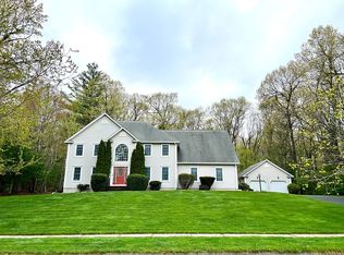 43 Pembroke Ter, East Longmeadow, MA 01028