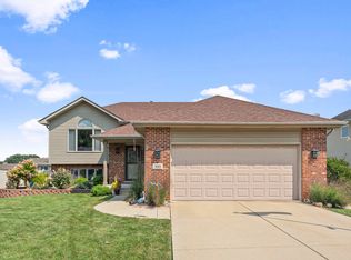 300 W 128th Pl, Crown Point, IN 46307