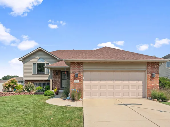 300 W 128th Pl, Crown Point, IN 46307