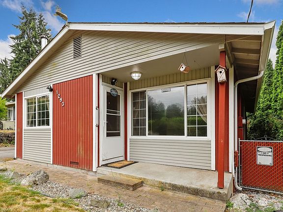 3rd image of 1293 NE Vena Avenue