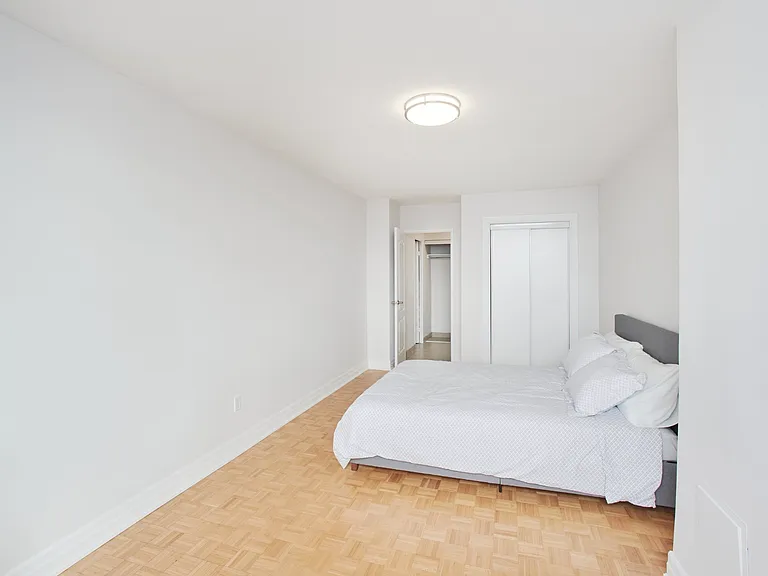 35 Warrender Ave #1 BD — Photo 11