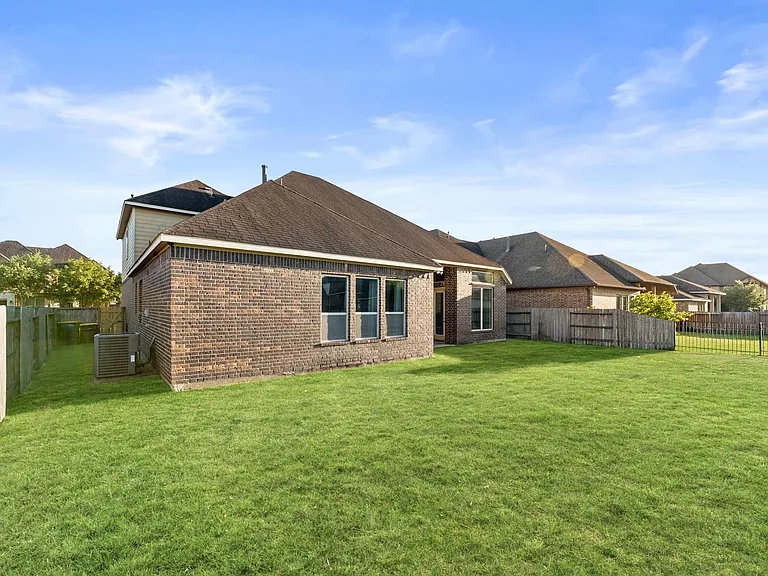 9615 Eden Ridge Ln — Photo 35