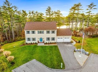 18 Whispering Pines Dr, Plymouth, MA 02360
