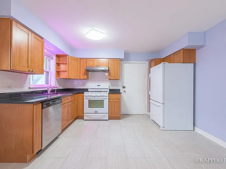 5942 W Addison St #1 — Photo 7