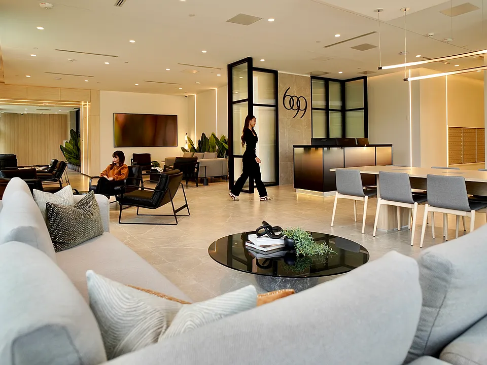 699 Sheppard Ave E #703