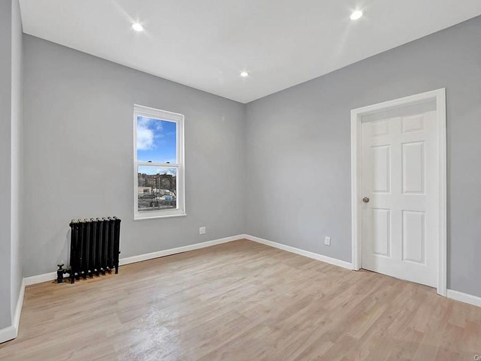 1st image of 11 Cortlandt St Floor 2