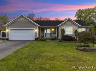 1852 Pineridge Dr, Hastings, MI