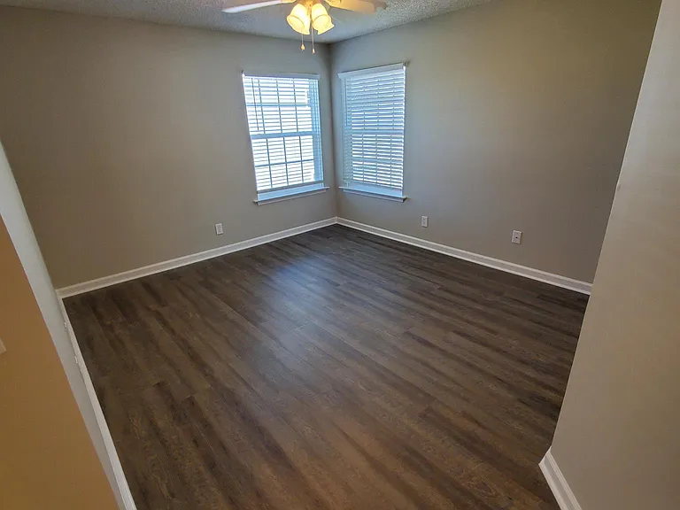 2258 Essex Dr #H — Photo 14