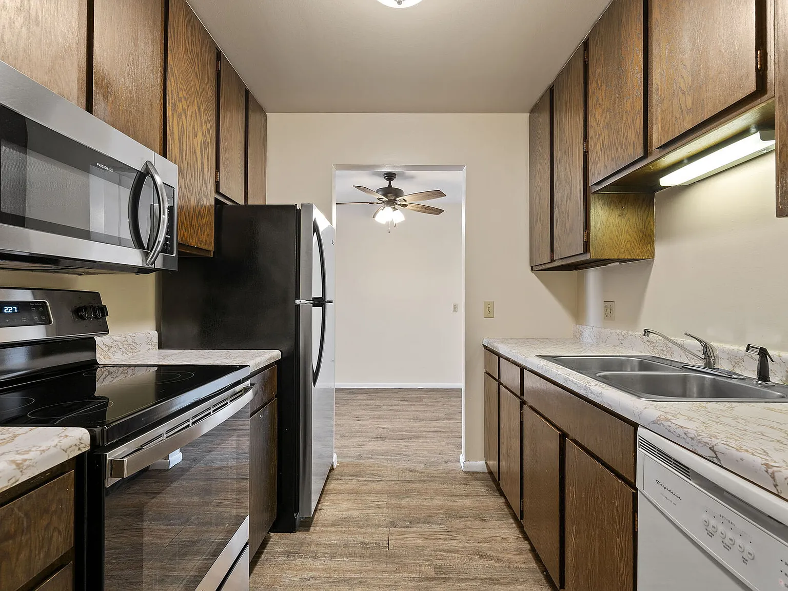 Cedarwood West Apartments — Photo 2