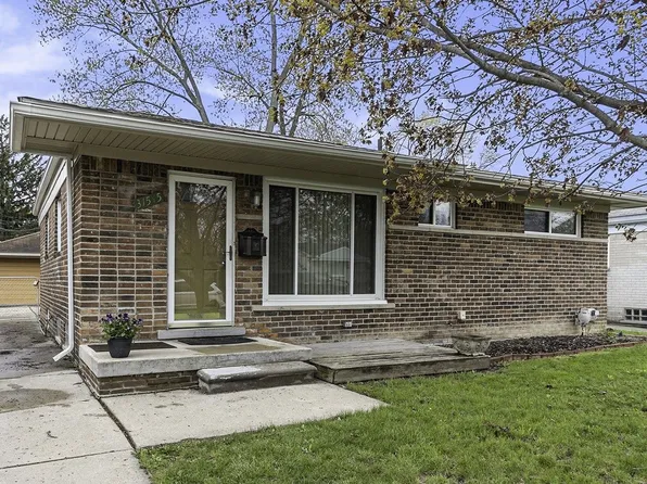 31545 Taylor St, Wayne, MI 48184