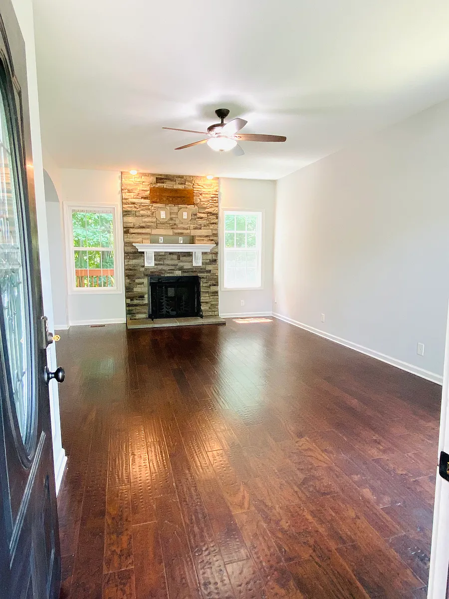 Building Photo - 1194 Eagles Bluff Dr