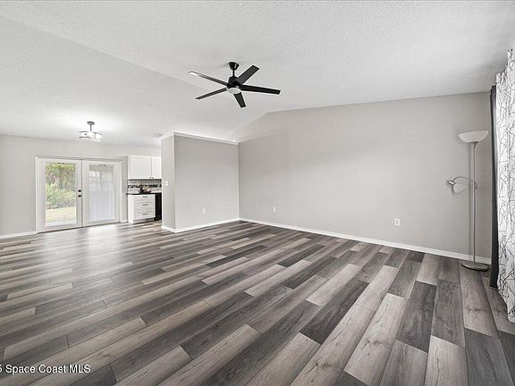 4th image of 4214 Havana Dr