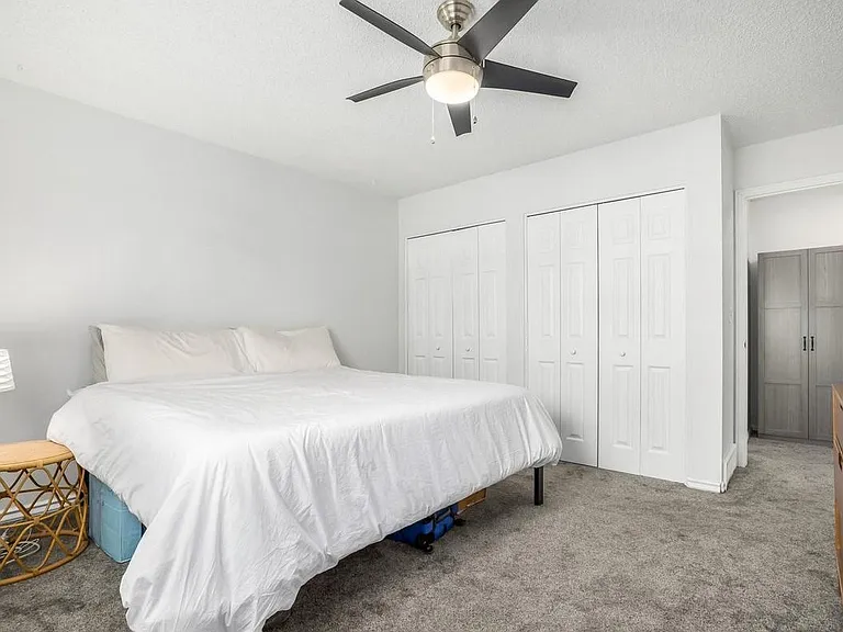 Upstairs primary bedroom
