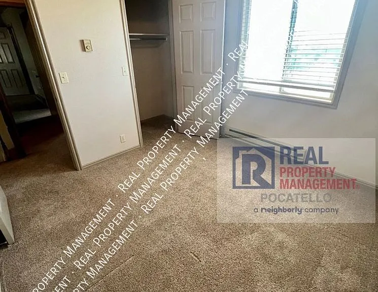 1247 Holman Ave — Photo 13