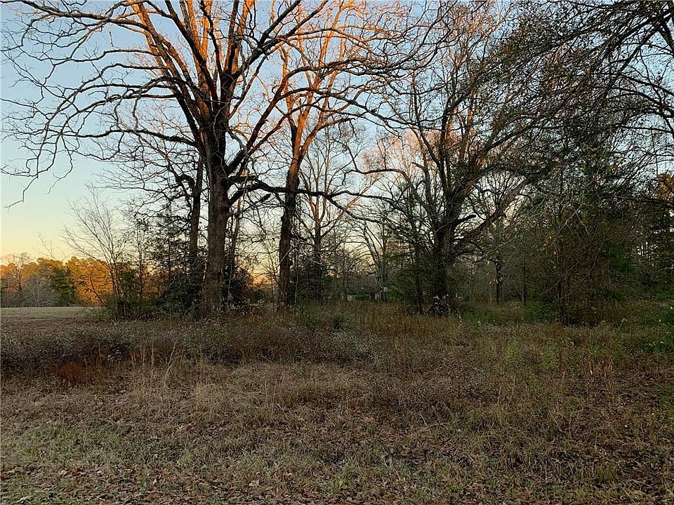 2nd image of 136 Lucas Rd