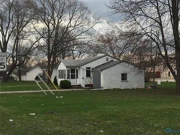 3rd image of 1001 S Main St