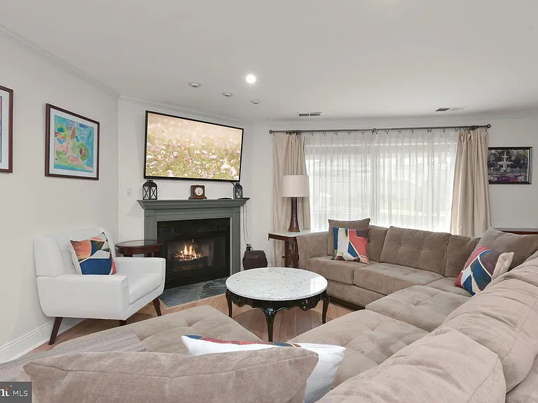 4 Dudley Ct #2 — Photo 11