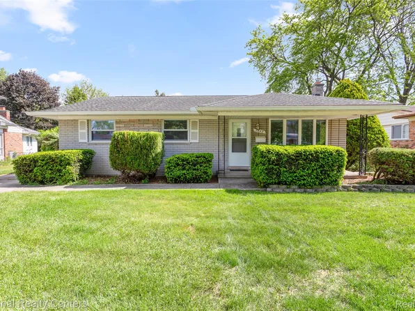 1942 Atlas Ct, Troy, MI 48083