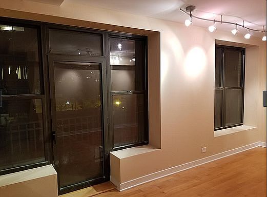 3rd image of 811 W Eastwood Ave