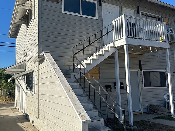 2nd image of 611 N Kaweah St #611