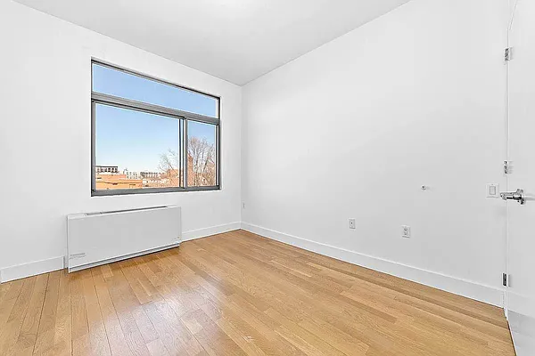 Rented by Tapiro Realty | media 26