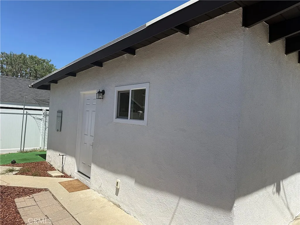 1 bed, 460 sqft, $1,900 — Photo 1