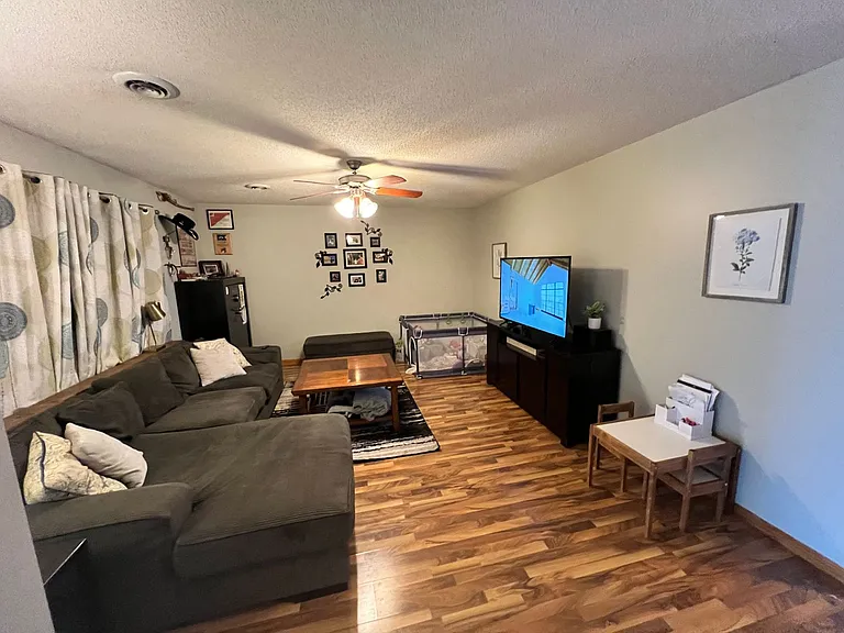 506 N Park St — Photo 3