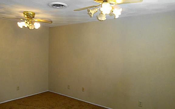 3rd image of 1027 Donley Dr