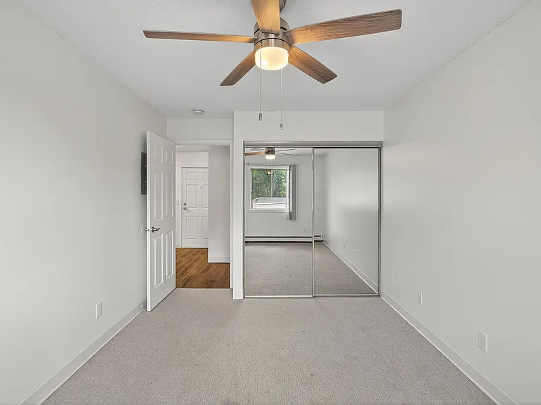 Lexington Hills Apartments — Photo 20